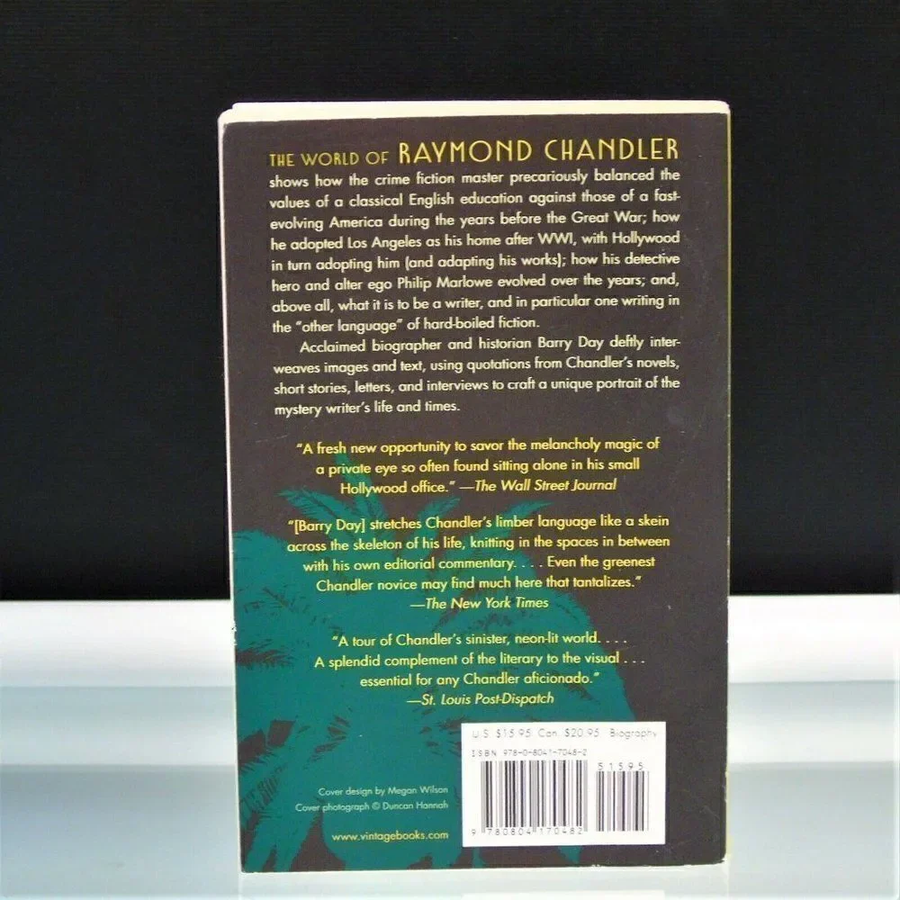 The World of Raymond Chandler 2014 Paperback